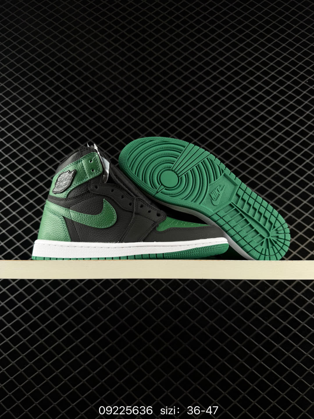 Air Jordan 1 Retro High OG Pine Green-555088-302